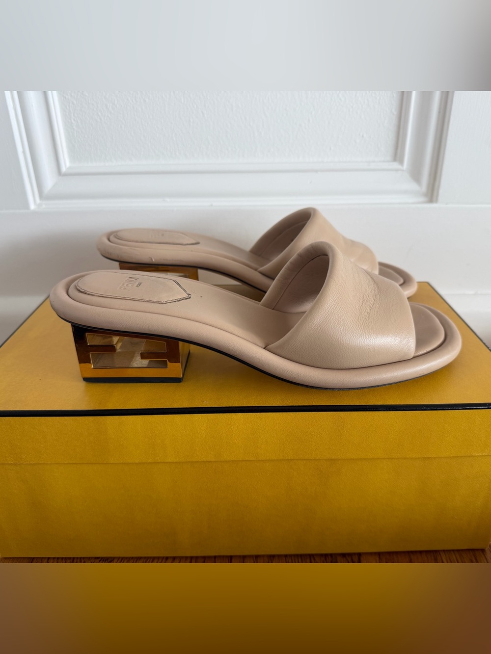 Fendi FF cut Baguette Nappa Leather Sandals I - Picture 5 of 7